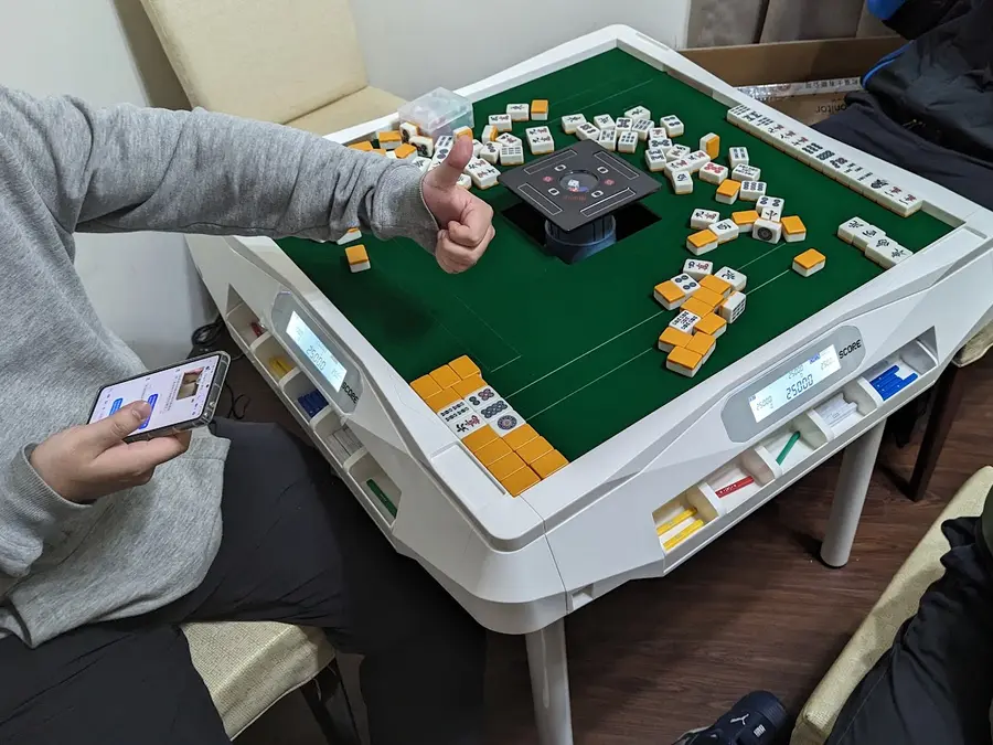 烏嘎嘎桌遊3樓的電動麻將桌