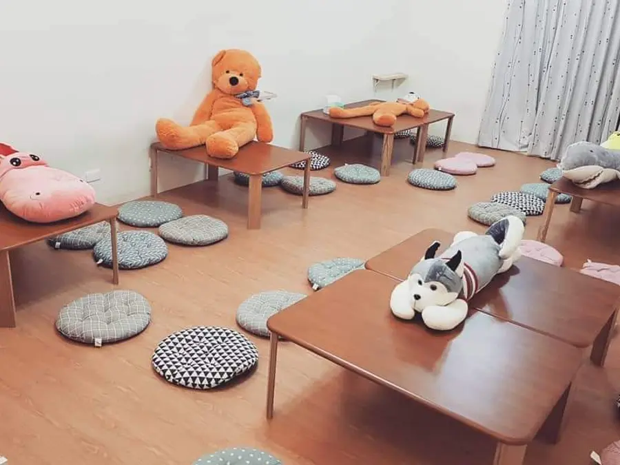 烏嘎嘎桌遊2樓日式地板區的矮桌與坐墊